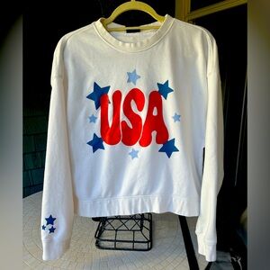 Women’s XOXO by Magpies USA Sweatshirt. Very nice condition. Size L